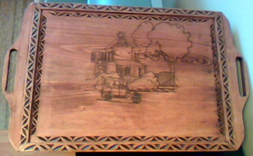 chipcarved serving tray
over all size 14"x22-1/2" 1-3/4" Golden Pecan
stain.
1 3/4"